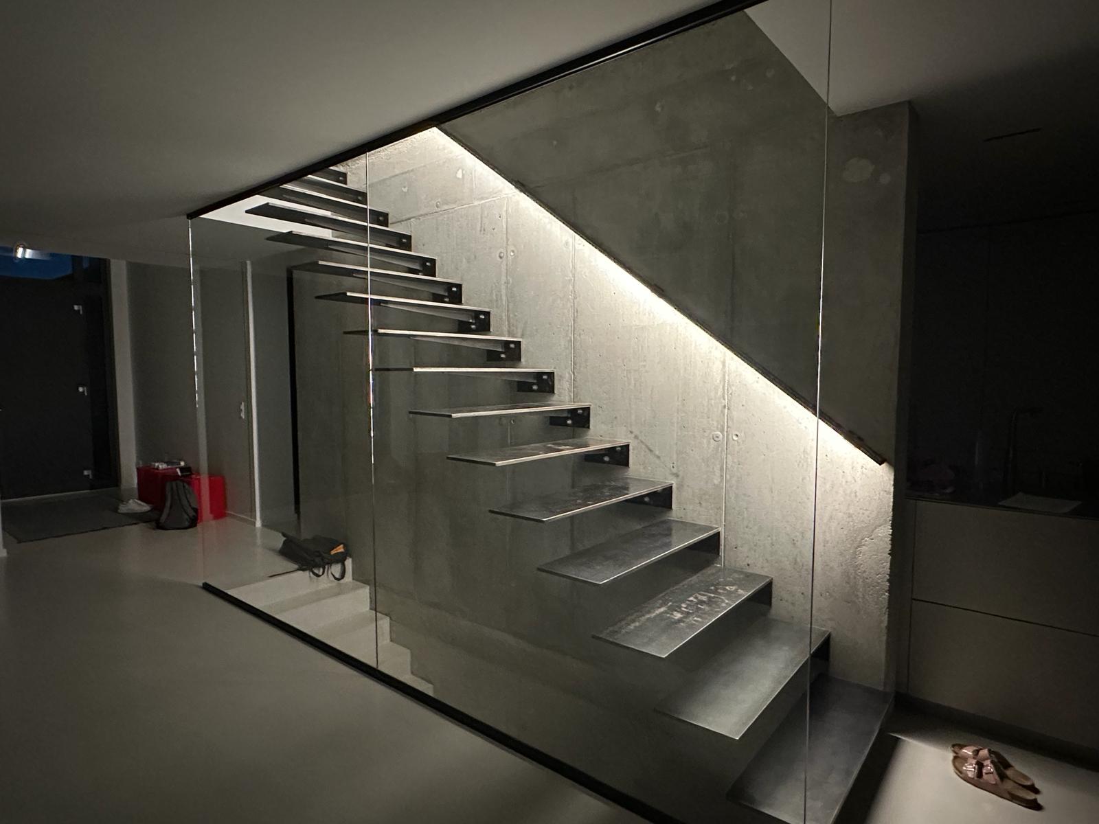 Escalier suspendu